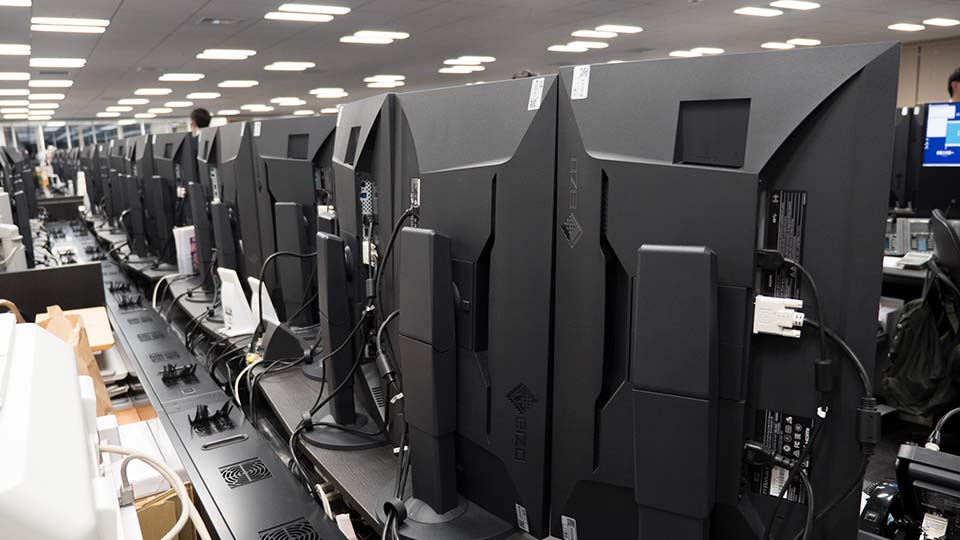 no mounting arms are required for the eizo ev2750 e91